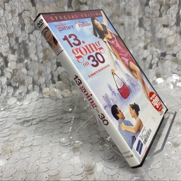 13 Going on 30 - Picture 3 of 6